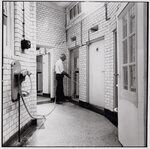 Met badmeester de heer Assen.
<br/>
Doriann Kransberg, Beeldbank Stadsarchief, mei 1984